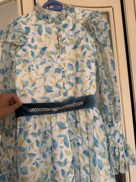 Продам платье макси длина, красивое.