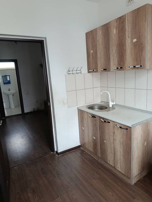 Peshku tumani markazida yangi qurilgan kvartira sotiladi