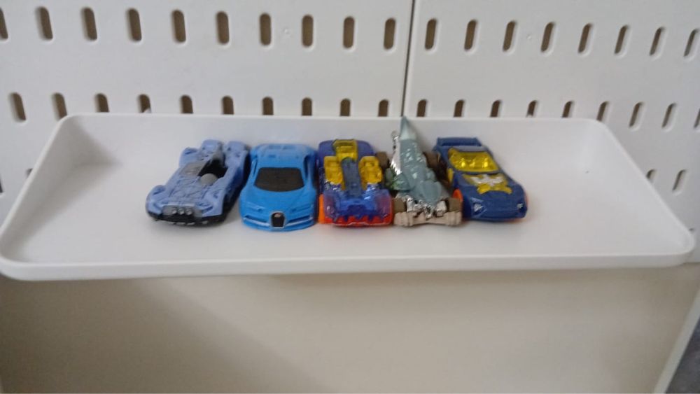 Машинки Hotwheels