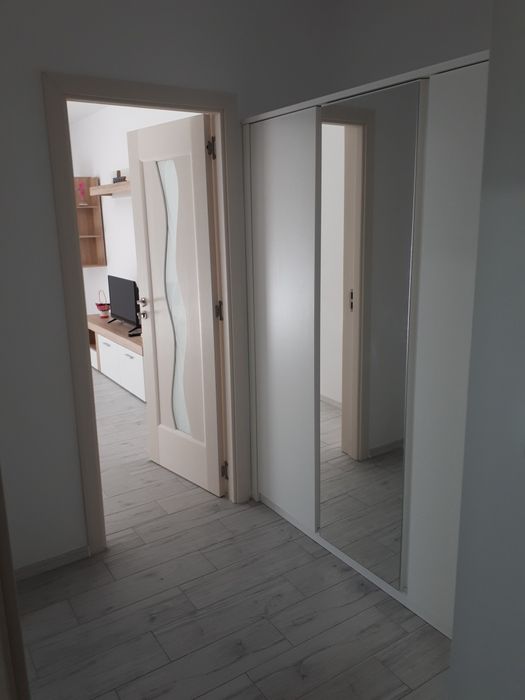 Închiriez garsoniera