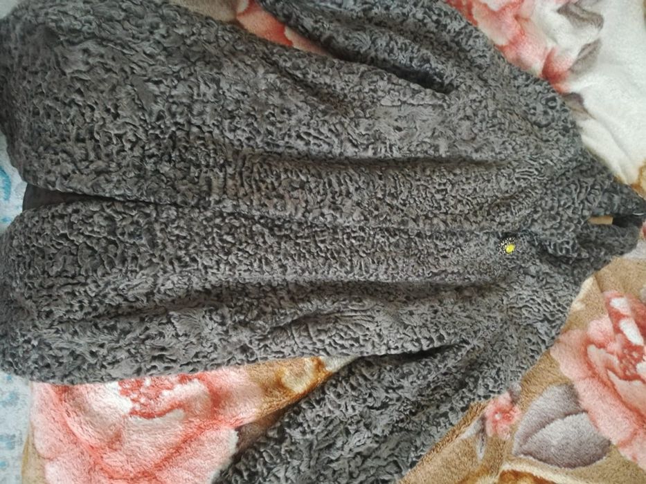 Шуба каракулевая