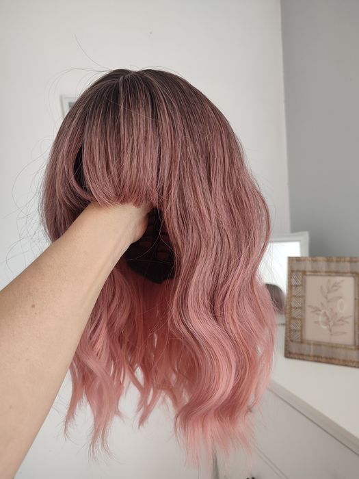 Дамски перуки боб