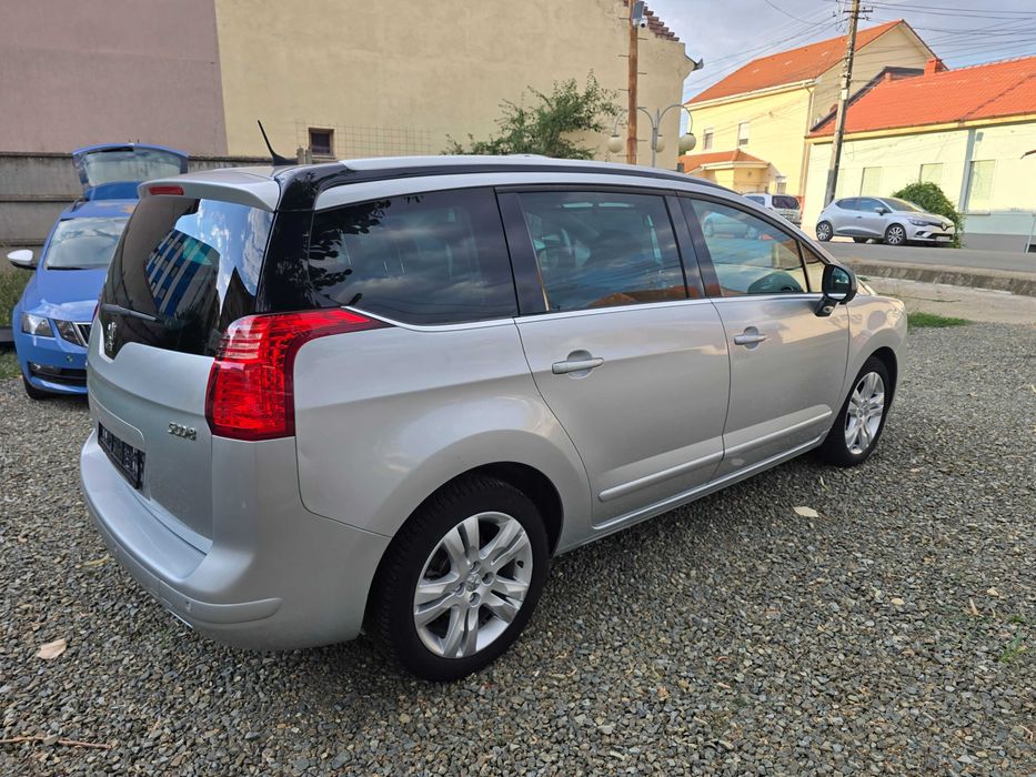 PEUGEOT 5008 2011 — imagine 3