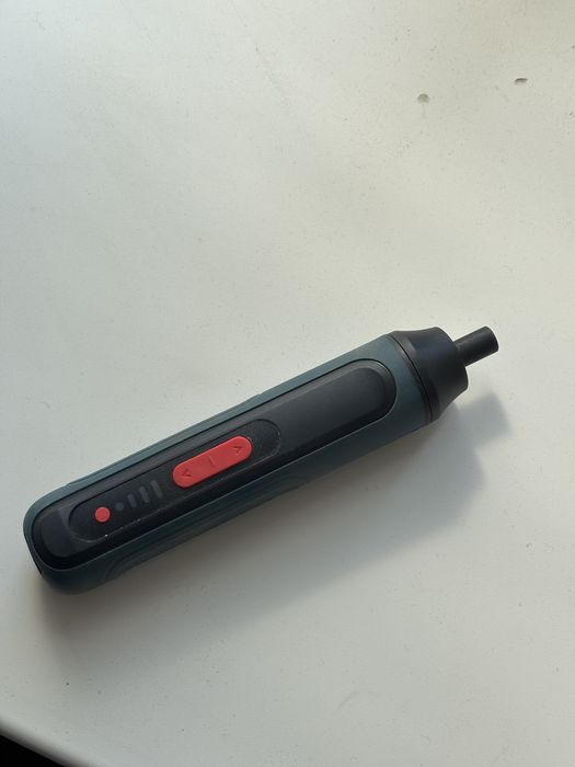 Шуруповерт отвертка…