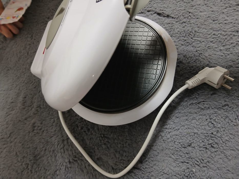 Продам две вафельницы за дешево