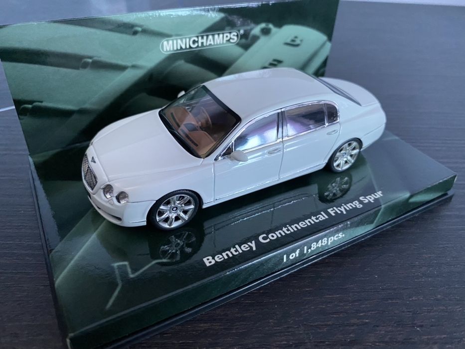 Модел на Bentley 1:43 Minichamps