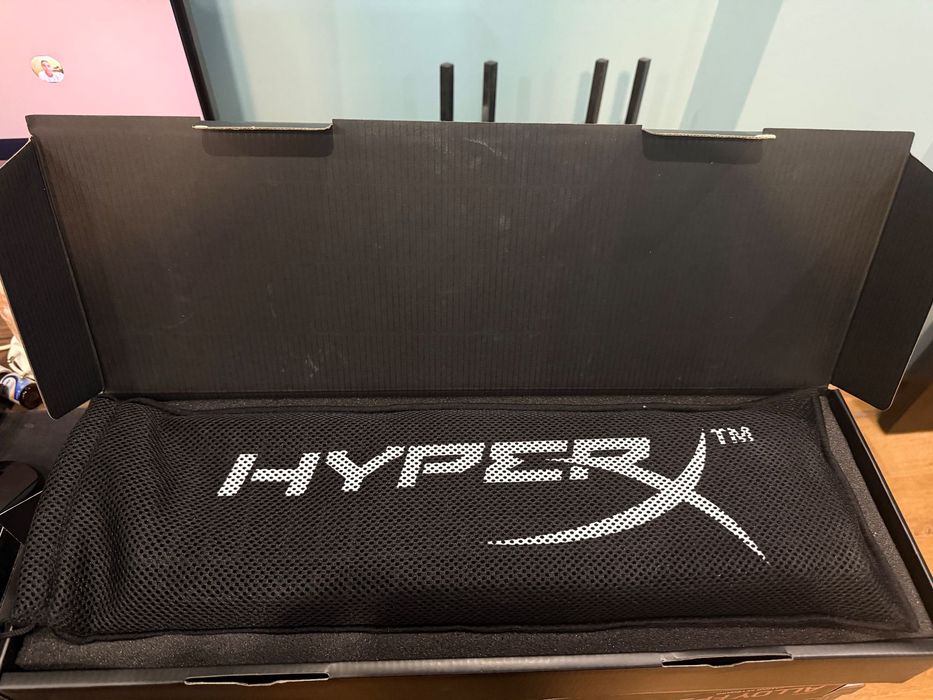 HyperX механична клавиатура