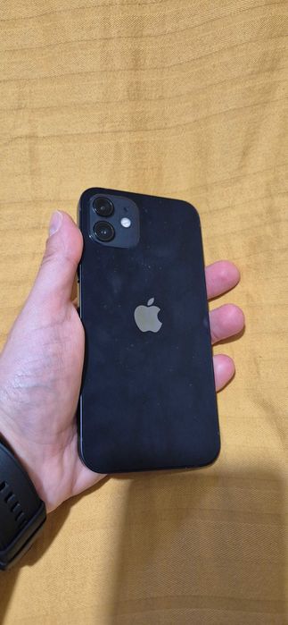 iPhone 12 64GB черен - 93% батерия, неразличим от нов