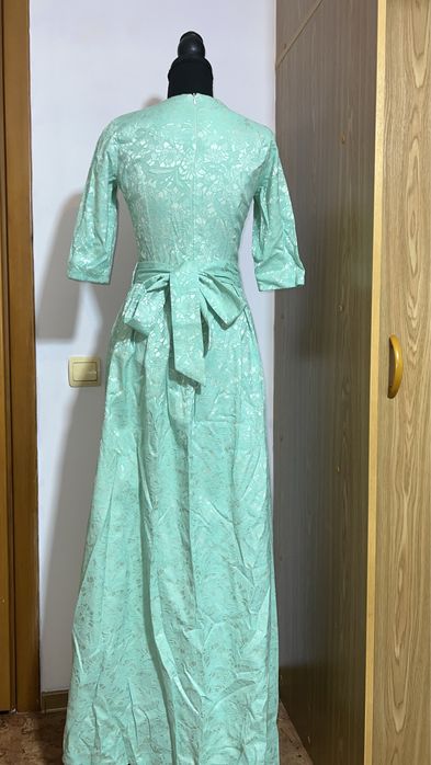 Платья по 7500 тенге