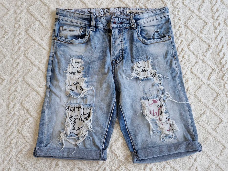 Юношески дънки подходящи за момче