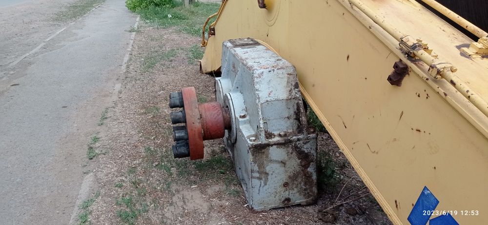 Стрела экскаватора