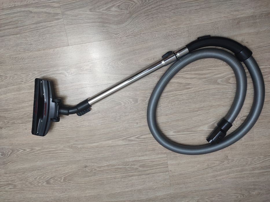 Шланг на пылесос