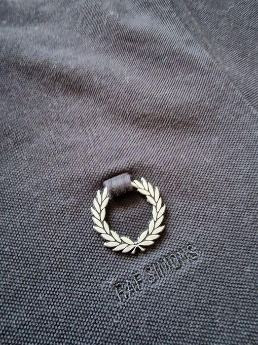 Страхотна мъжка тениска FRED PERRY размер
М, без забележки като нова,