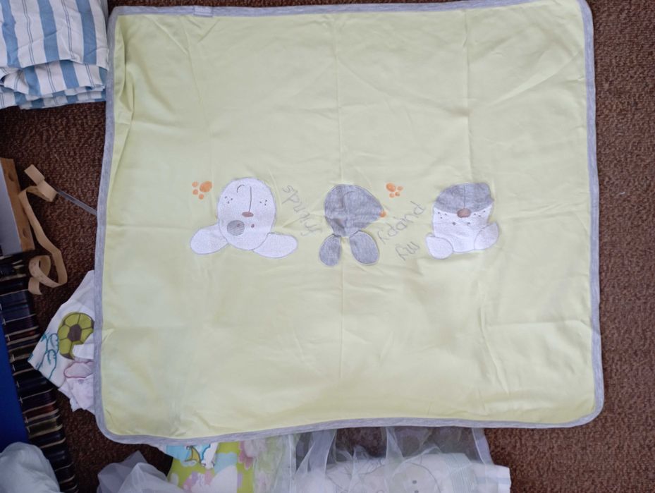 Бебешки одеяла и кърпа за баня. Стандартен размер, в отлично състояние