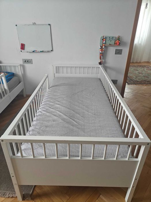 Vand 2 paturi cu saltele ortopedice incluse 200x90cm