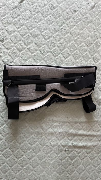 Тутор для фиксации коленного сустава