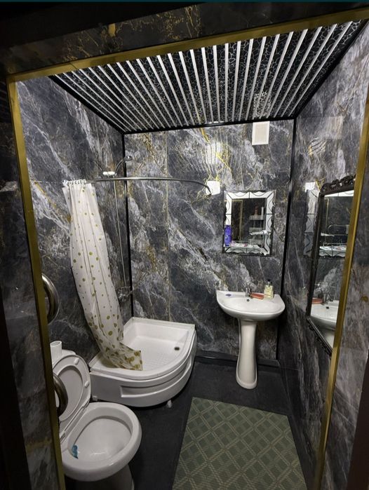 1 хоналик 2-кават янги гиштлик домдан квартира сотилади.