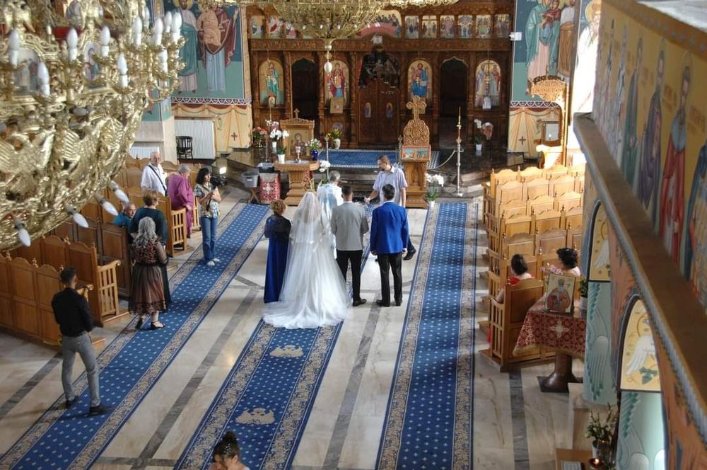 Vând rochie de mireasa mărimea S  M .