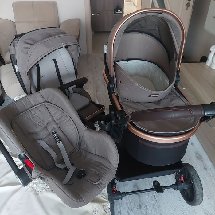 Комбинира бебешка количка