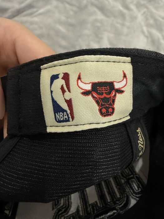 Черна шапка Chicago Bulls
