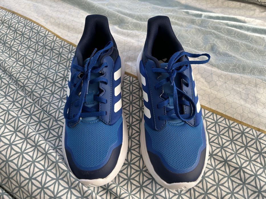 Нови оригинарни Adidas tensaur run 40 номер