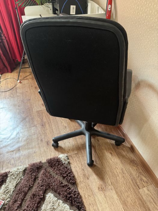 Офисное кресло продается