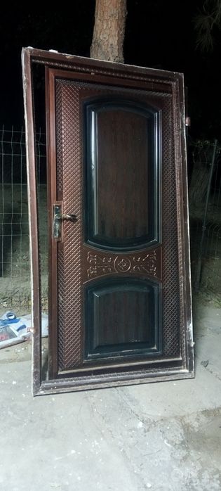 Продаётся железная дверь