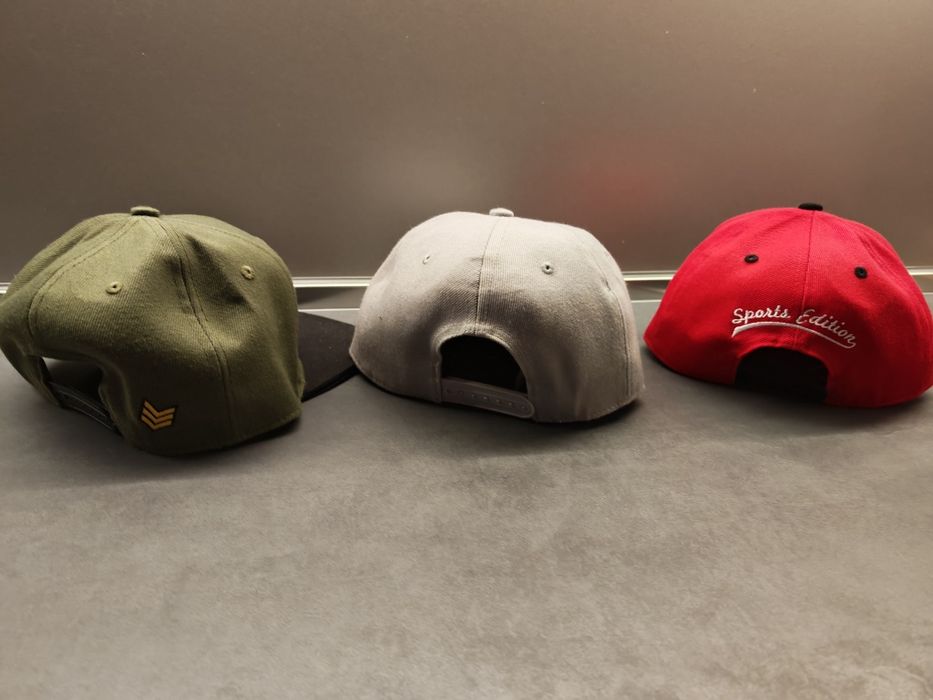 Шапки с козирка snapback