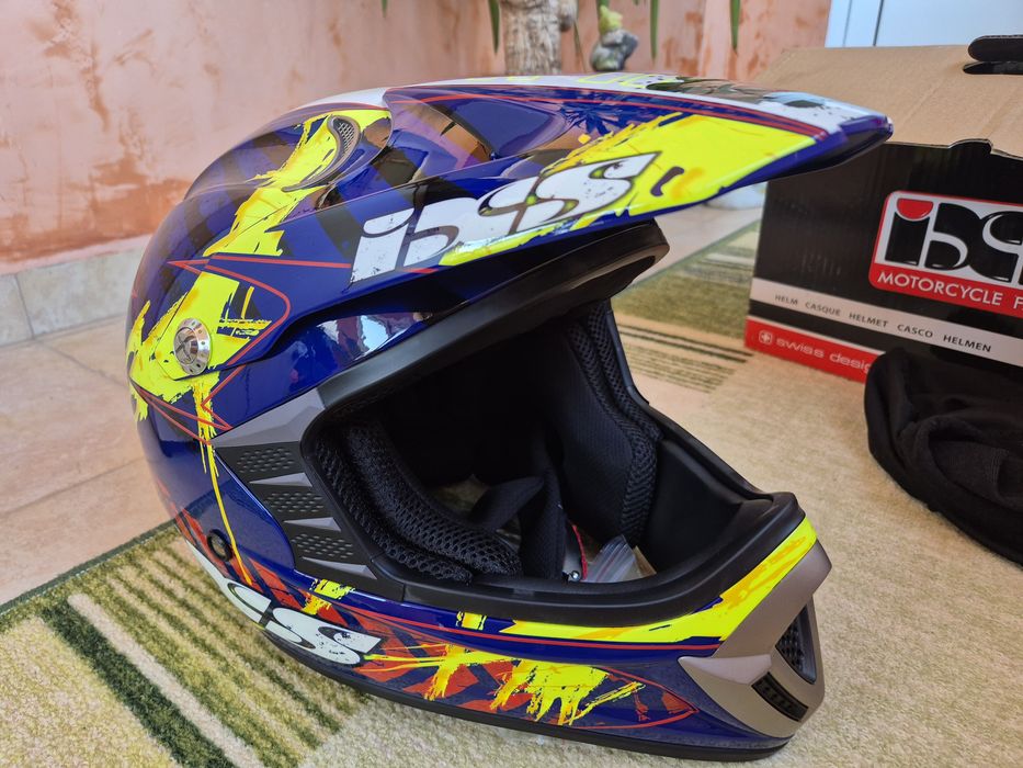 Кросова каска IXS