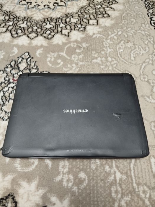 Нетбук запчастга сотилади