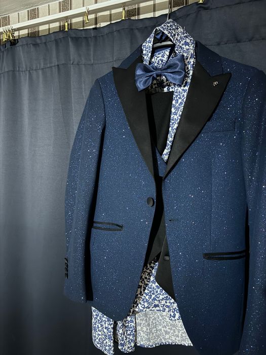 Костюм/тип-смокинг