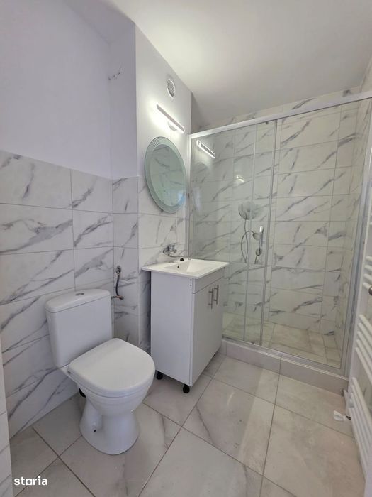 2 camere, fix lângă Liceul Roman Vodă, etaj intermediar, renovat 2025