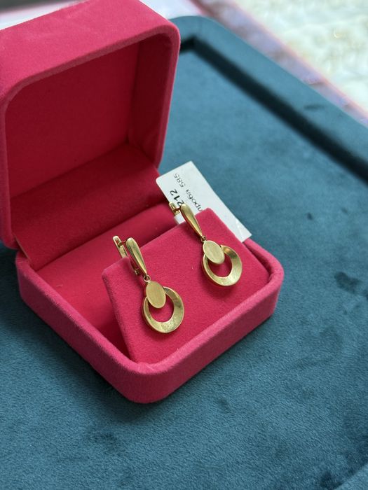 Золотые серьги 585