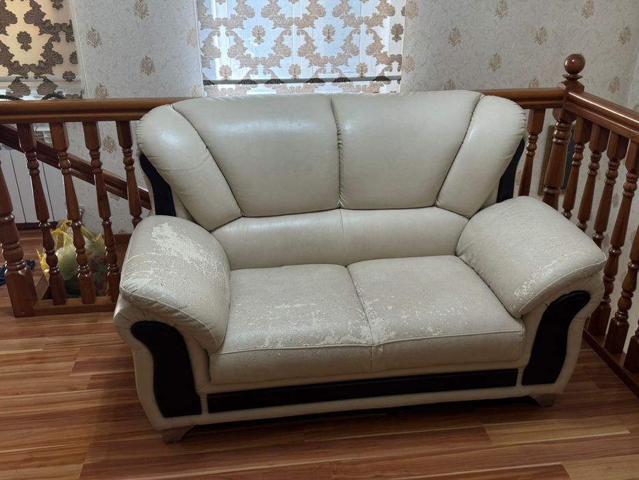 Продам диван и два кресла