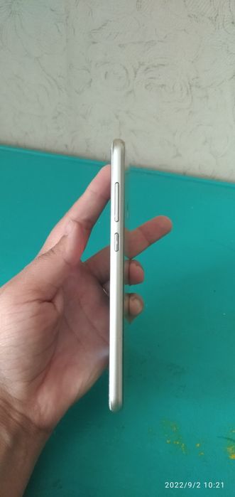 Телефон HUAWEI P8 lite