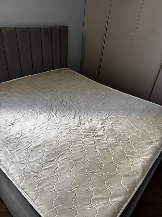 Отдам даром 180-200 матрас