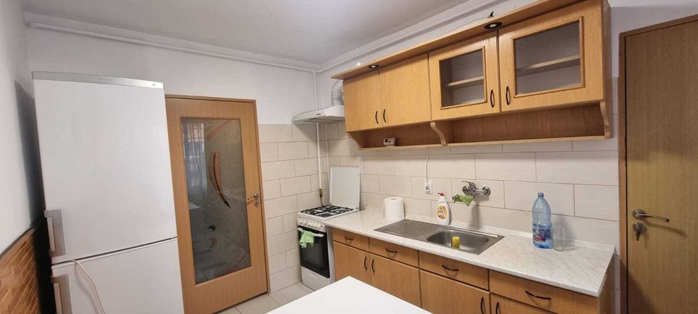 Inchiriez apartament cu 2 camere mobilat/utilat