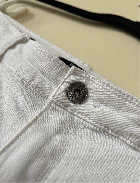 Дамски бял панталон Bershka