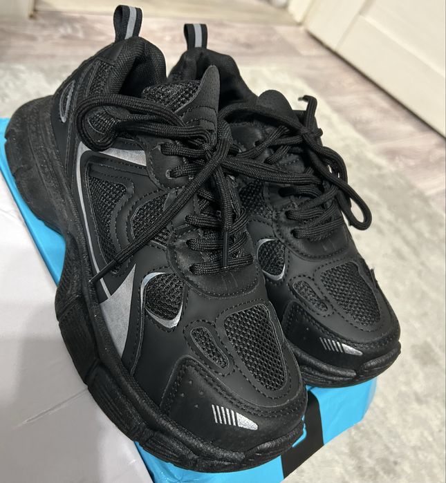 Продам кроссовки НОВЫЕ