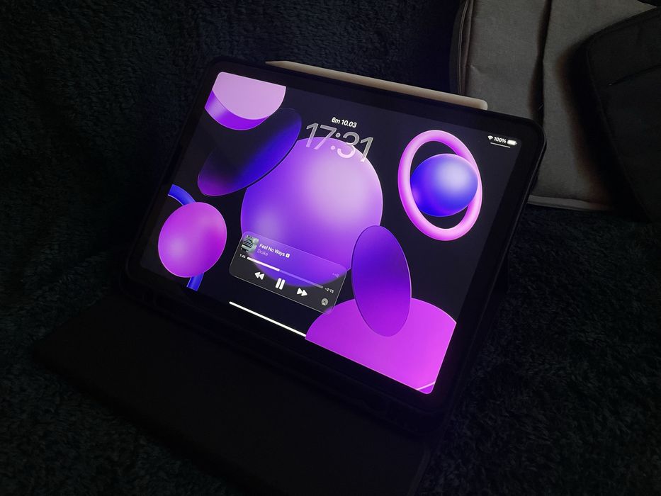 iPad Air 4 (2020) 64GB + Apple Pencil и аксесоари