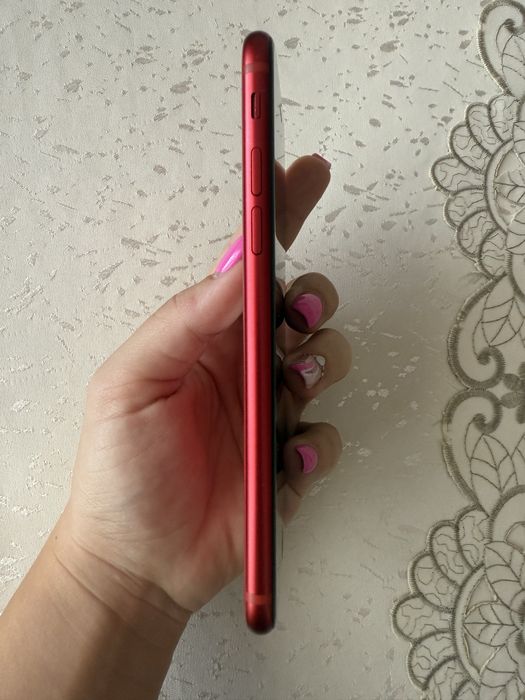 Iphone SE, 64 GB, 2020 модел