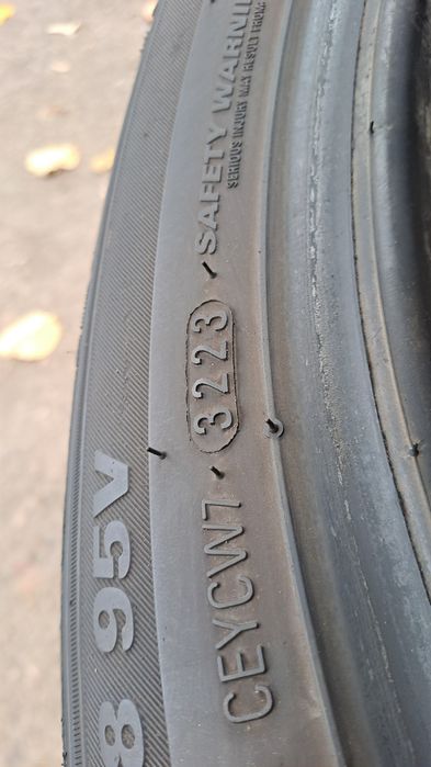 2бр. Почти Нови 225/45/18 Kumho Wintercraft WP 52