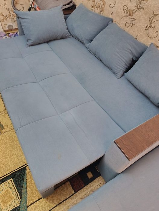 Срочно диван угловой