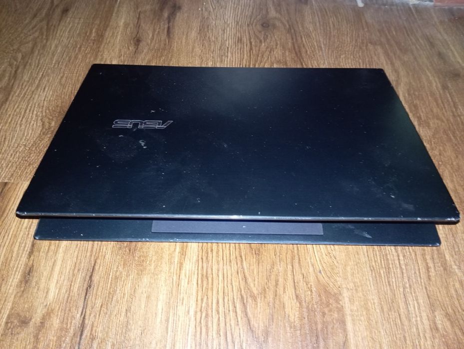 ASUS i5 noutbuk holati yaxshi