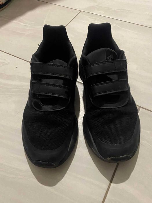 Adidași adidas în perfecta stare