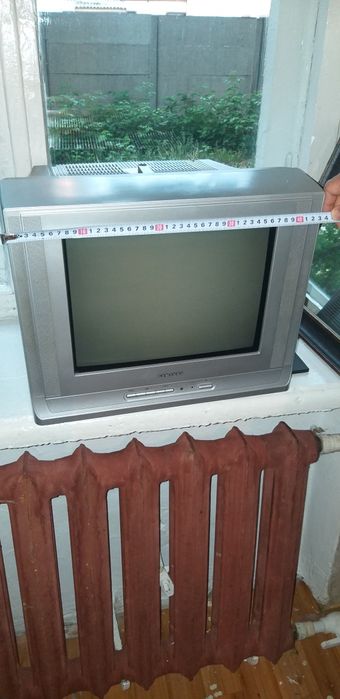 Телевизор не большой