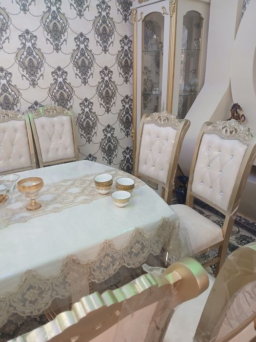 Стол стуллар сотилади