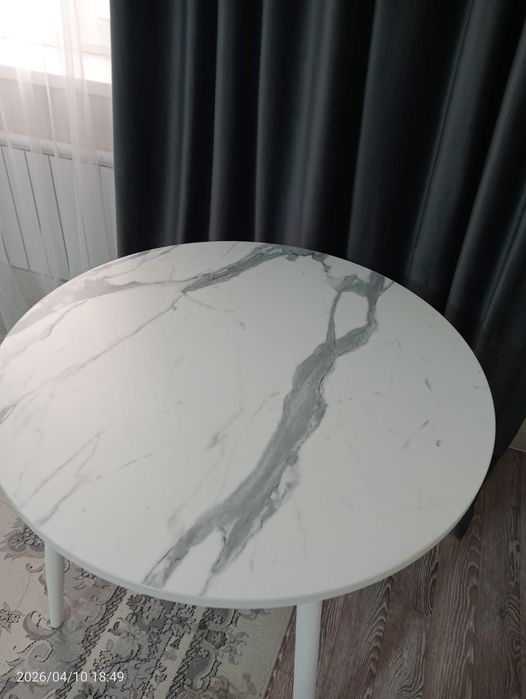 Продается стол и детский столик кормилка