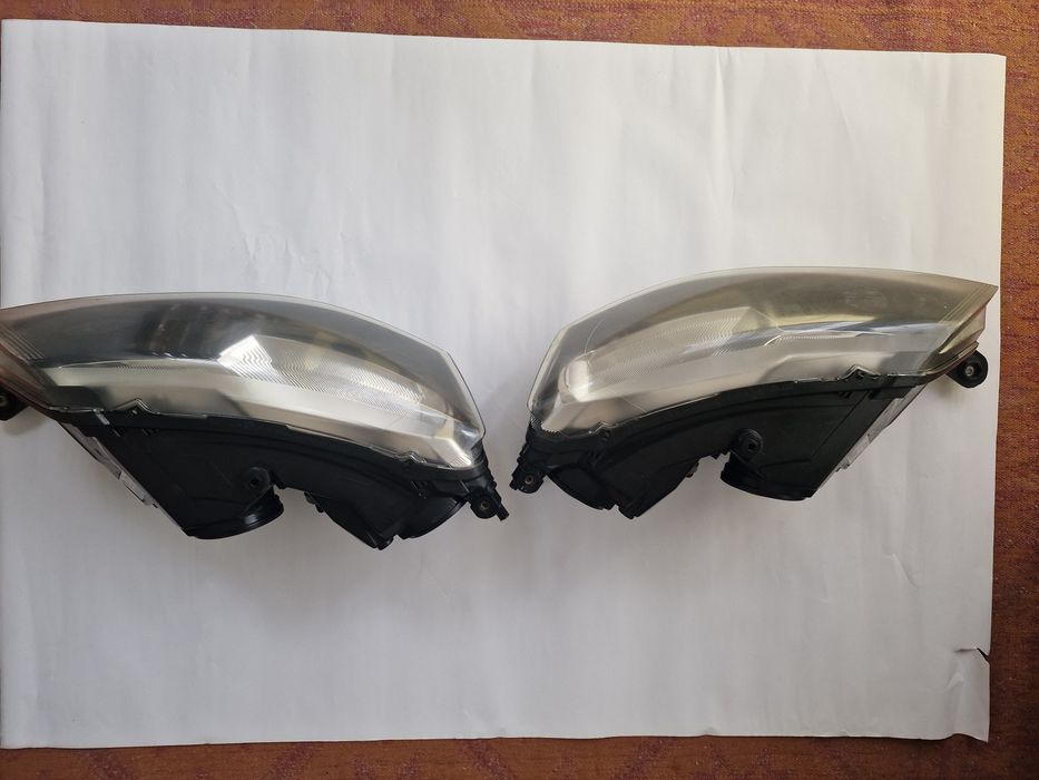 Фар за Шкода Рапид Ляв и Десен