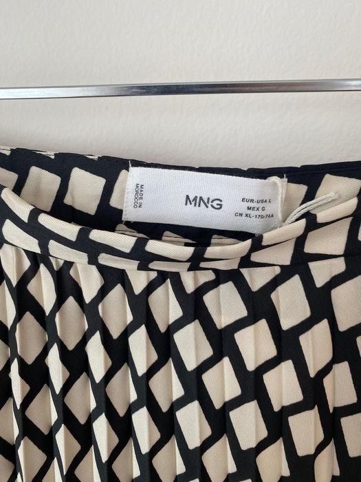 Дамска плисирана пола  Mango . Нова